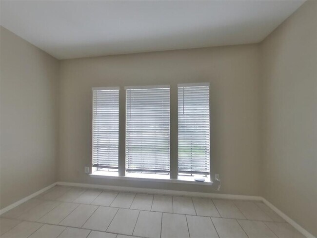 Building Photo - 7719 Trophy Pl Dr