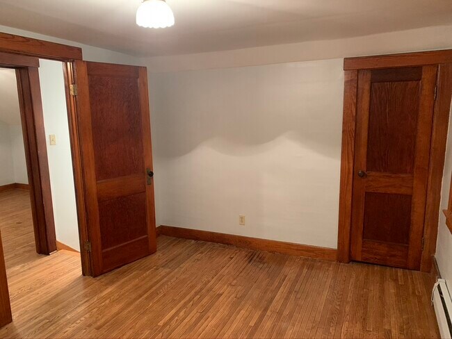 Master Bed 10x14 - 159 Hamlin Ave