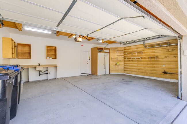 Building Photo - 9017 Picket Fence Ave