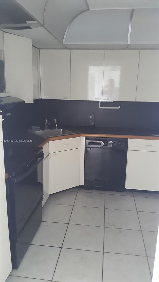 Building Photo - 2750 NE 183rd St