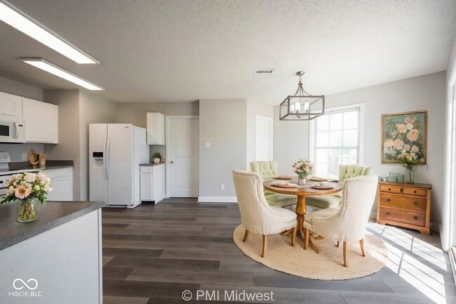 Building Photo - 859 Runnymede Dr