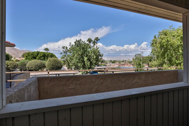 Building Photo - 2820 N Arcadia Ct