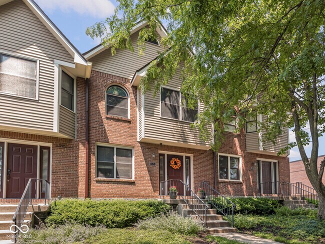 Building Photo - 468 E 10th St