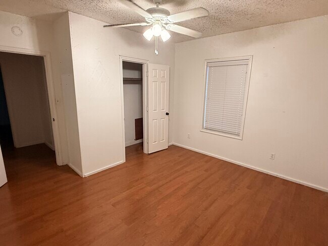 Building Photo - 1111 S Interurban St