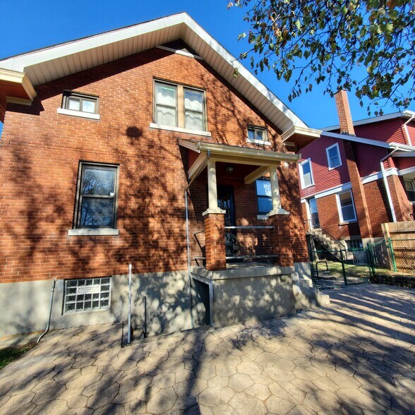 Building Photo - 3047 Feltz Ave