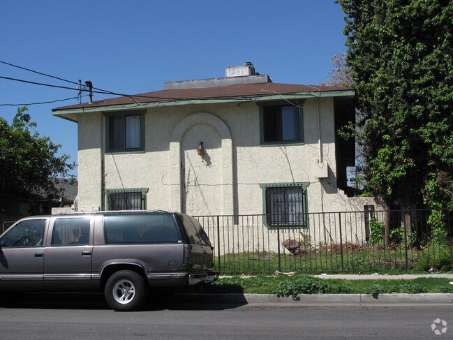 Building Photo - 2455 Adelia Ave
