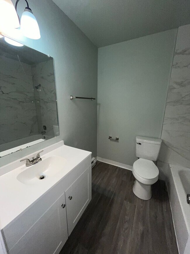 Building Photo - Newly Renovated 2-story Apartment Home | 2...