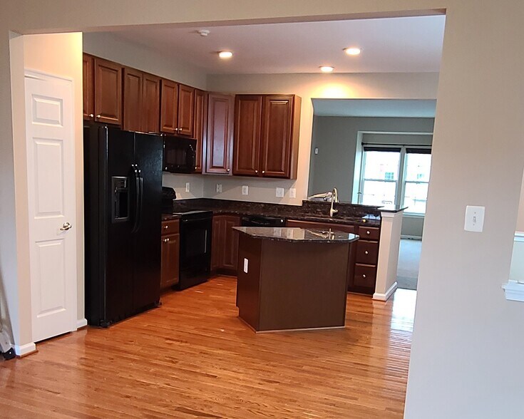 Building Photo - 202 Tidewater Terrace