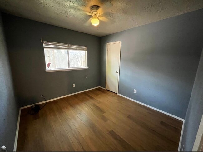 Building Photo - 11013 Crenchrus Ct