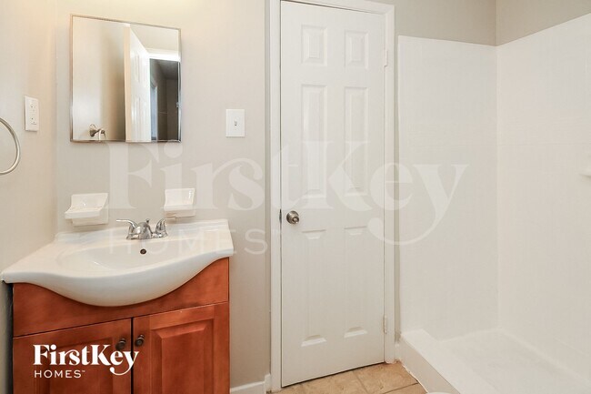 Building Photo - 9067 Homewood Dr