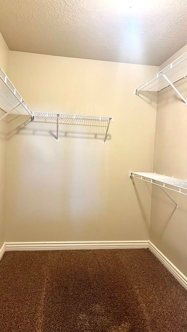 Building Photo - 3 Bedroom/2.5 Bathroom townhome in WVC