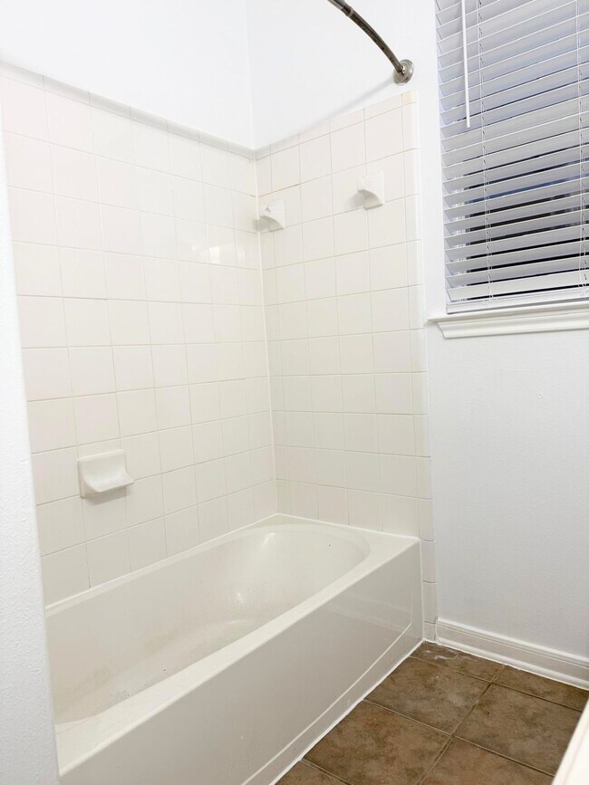 Building Photo - 21731 Hannover Ridge Dr