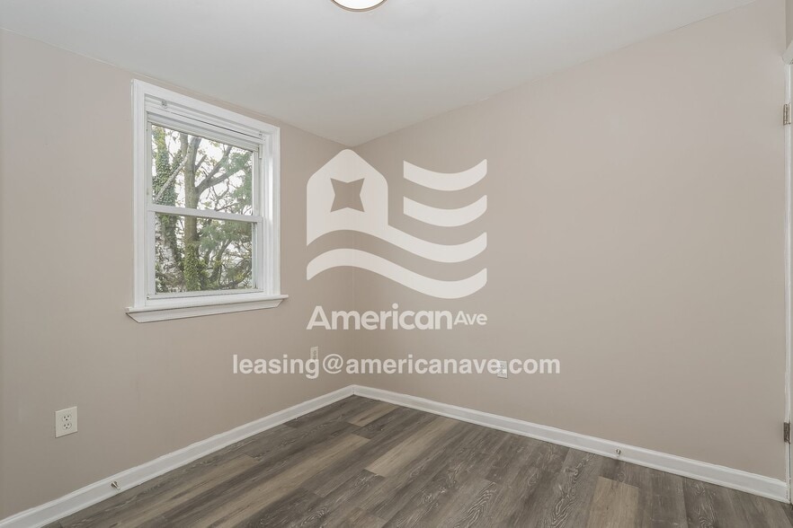 Building Photo - 5025 Jackson St