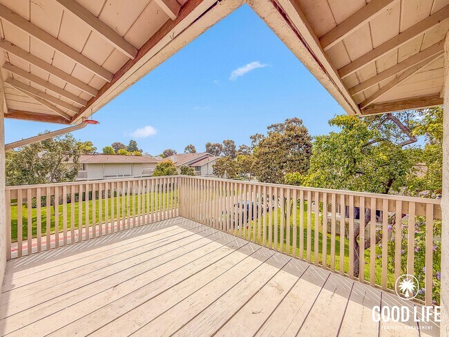 Building Photo - Bright 3B/2BA Condo in La Jolla with Spacious Kitchen and Dual Vanity Primary Bath