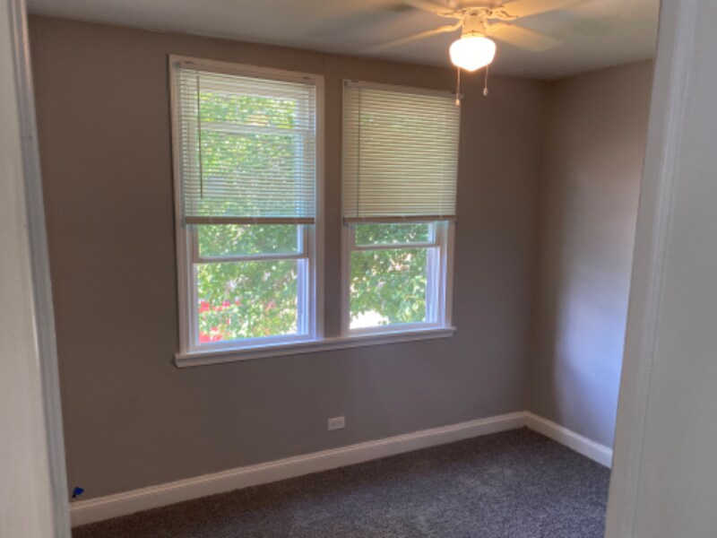 Building Photo - 10600 S Prairie Ave