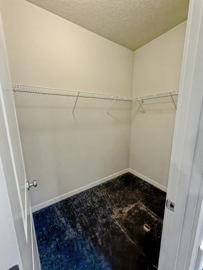 Building Photo - 588 SW 197th Pl