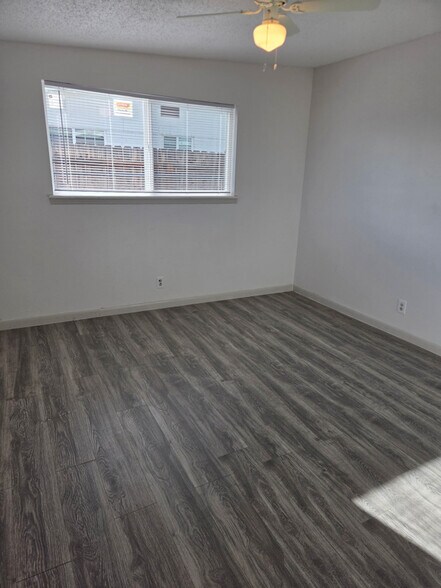 Building Photo - 5620 Salem Dr