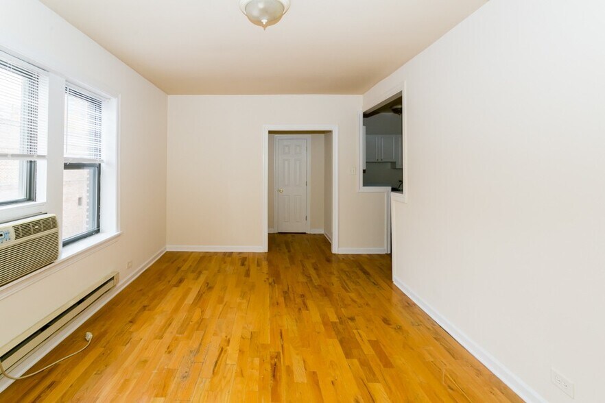 Building Photo - 3727 N Pine Grove Ave