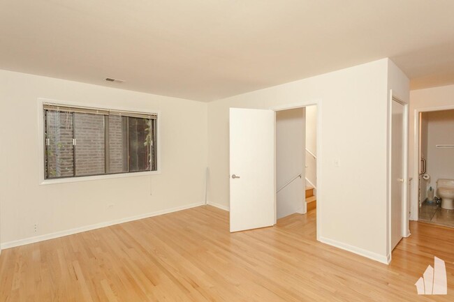 Building Photo - 3 bedroom in Chicago IL 60614