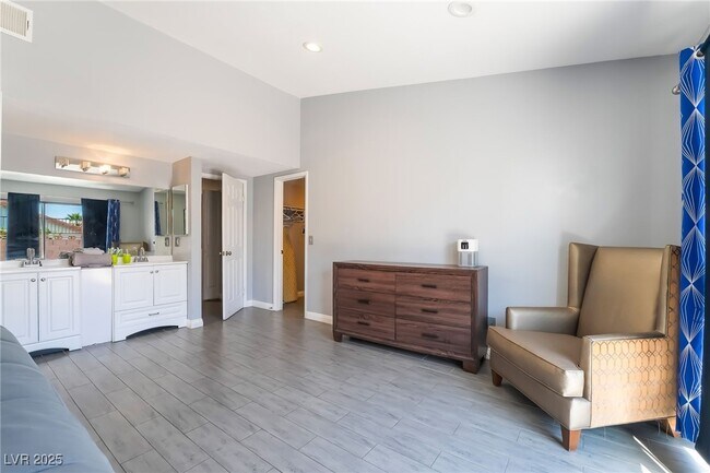 Building Photo - 7076 Gunslinger St