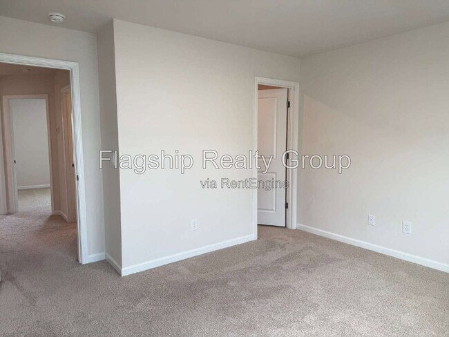 Building Photo - 4109 Laurel Rdg Dr