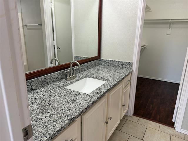 Building Photo - 10239 Blackjack Oaks Dr