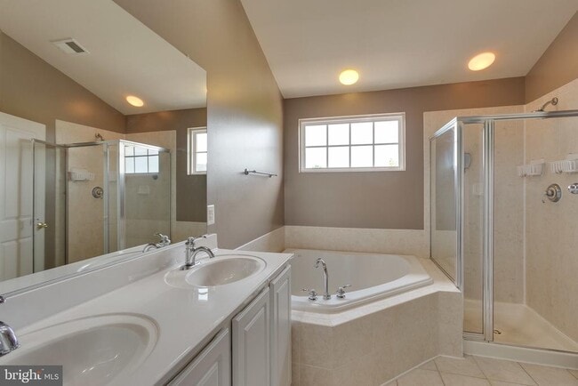 Building Photo - 43237 Highgrove Terrace
