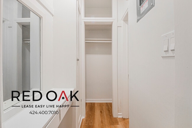 Building Photo - 1818 Whitley Ave