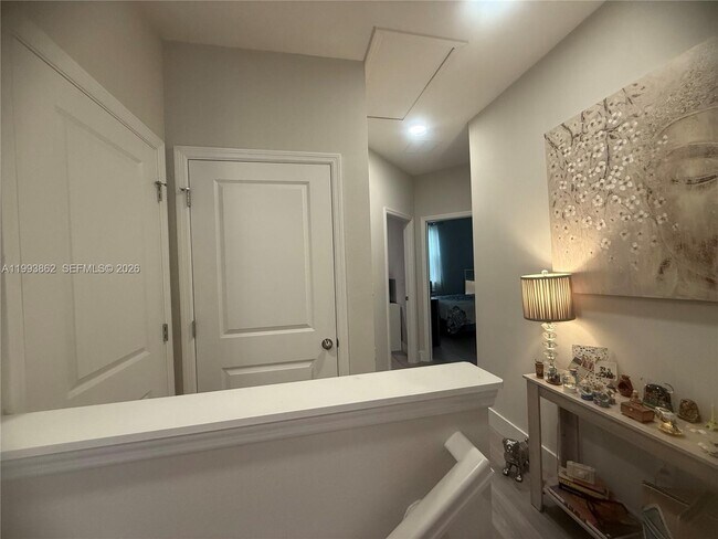 Building Photo - 9261 Gran Teatro Dr