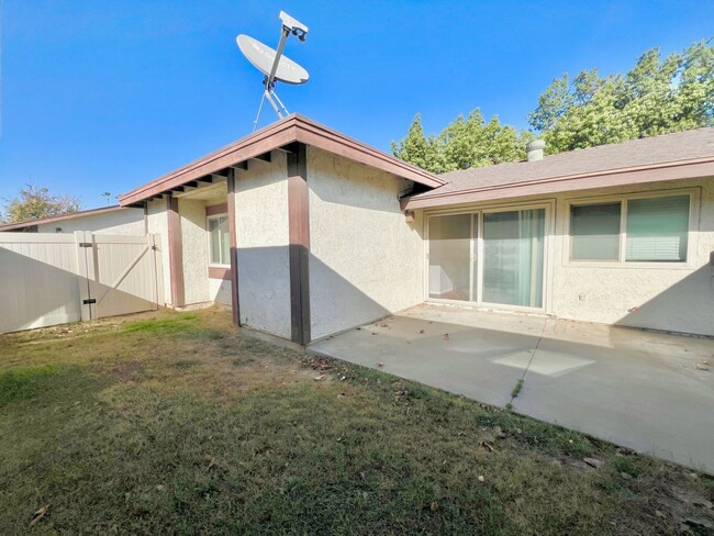 Building Photo - 9264 Delano Dr