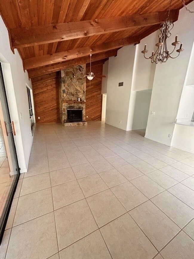 Building Photo - Newly renovated 3/2 Home in the Wedgewood ...