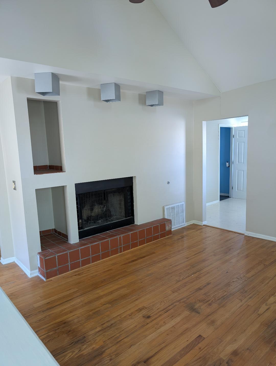 Building Photo - 3158 Oak St