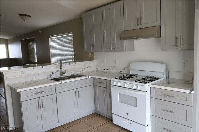 Building Photo - 4069 Vicenta Ct