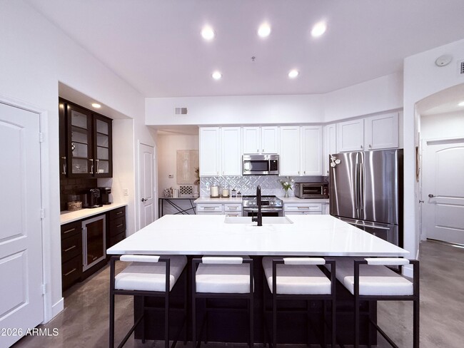 Building Photo - 11000 N 77th Pl