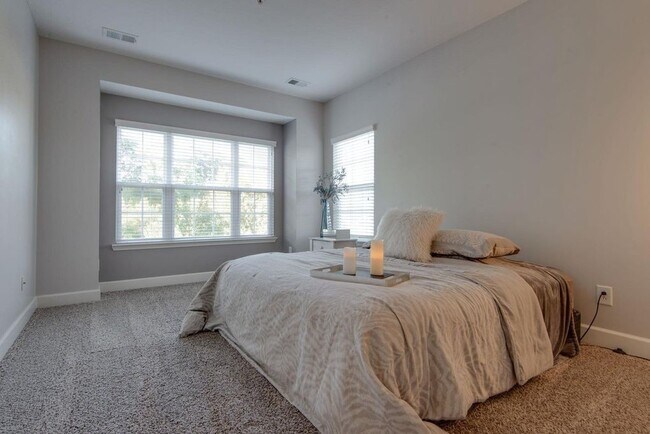 Building Photo - 8231 Lenox Creekside Dr