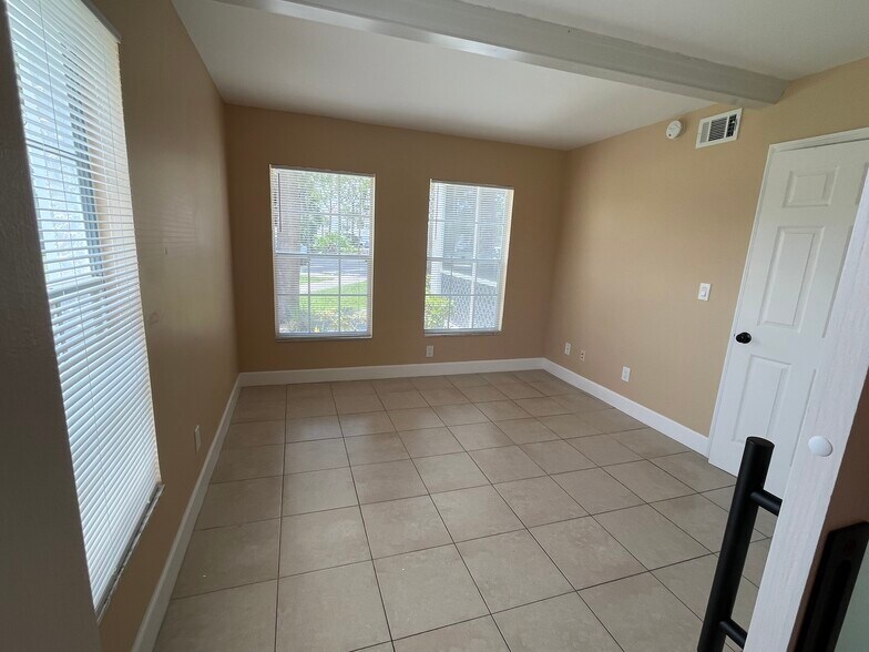 Building Photo - 177 Santa Clara Dr