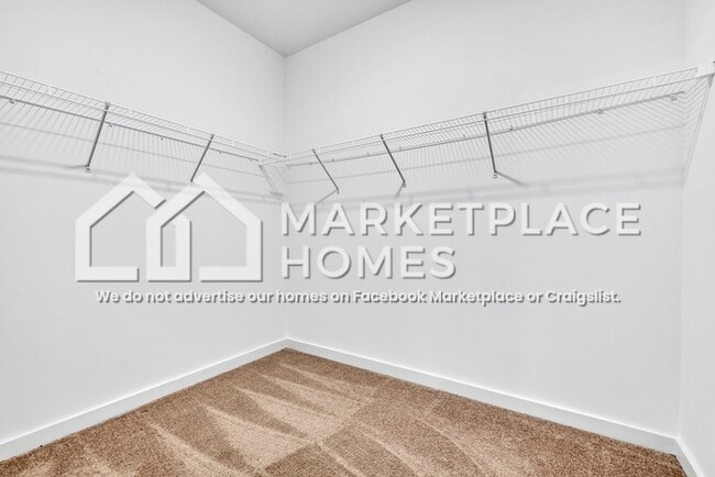 Building Photo - 142 Kings Wy