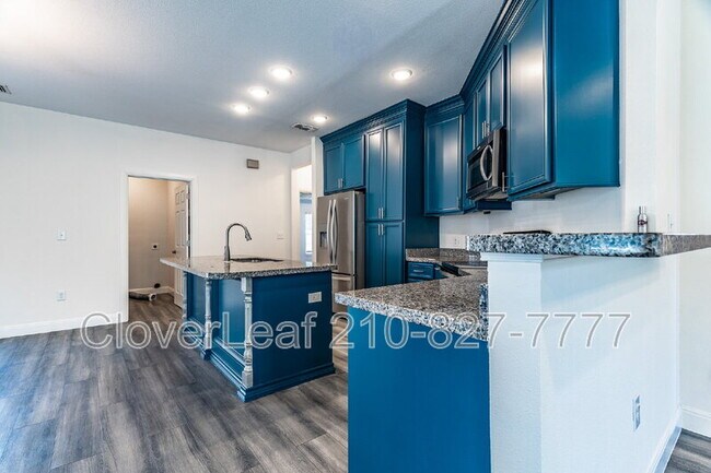 Building Photo - 5707 Midcrown Dr