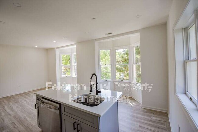 Building Photo - 5305 Dana Pl NW