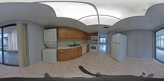 Building Photo - 5900 Village Cir N