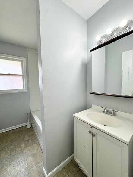 Building Photo - 4513 Virginia Ave