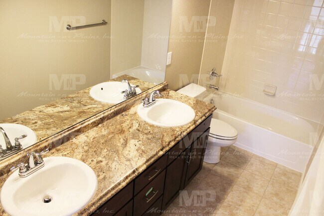 Building Photo - 2245 Adobe Dr