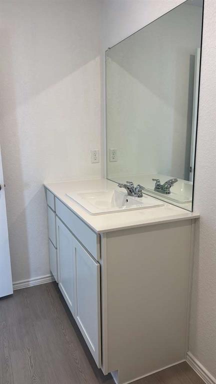 Building Photo - 379 Keefer