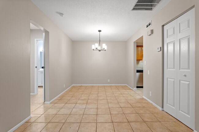 Building Photo - Lovely 1/1 condo in Winter Springs ~ Fresh...