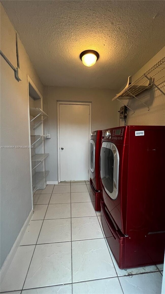 Building Photo - 5048 SW 92nd Terrace