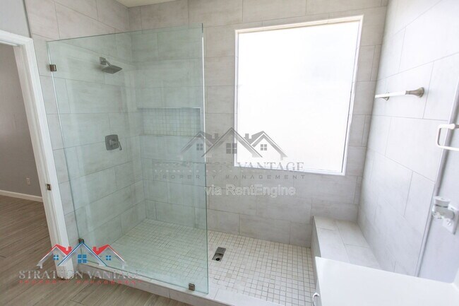 Building Photo - 3068 E Ravenswood Dr