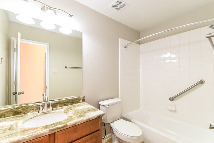 Building Photo - 5047 Gulf Stream Ln