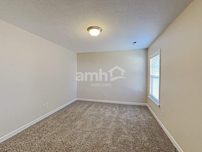 Building Photo - 104 Farms Springs Drive