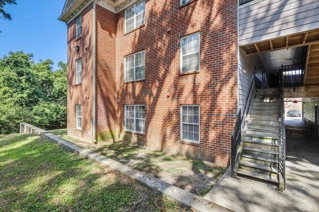 Building Photo - 3000 S Adams St
