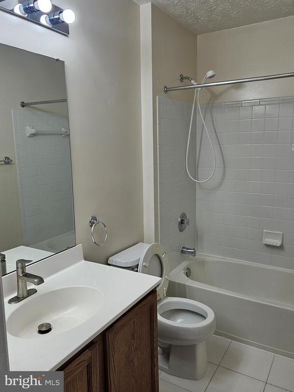 Building Photo - 232 Eisenhower Ct